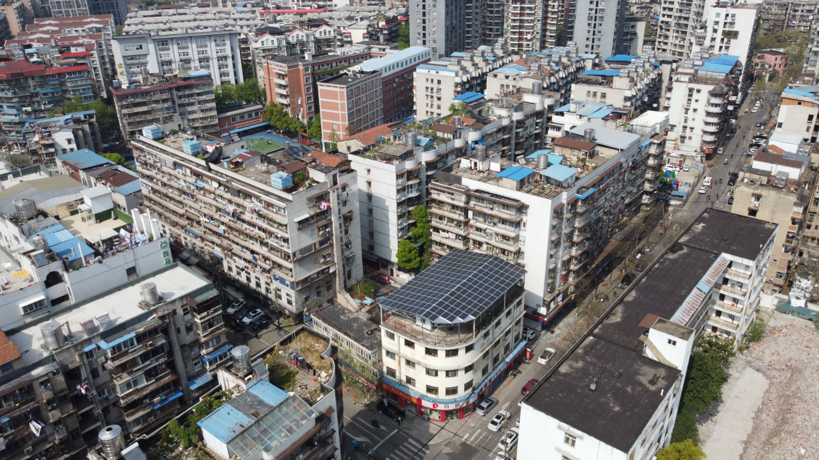 以光伏新居為樣板 探索城市舊改新出路